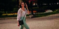 7 Ide Mix and Match Tank Top untuk Gaya Lebih Modis