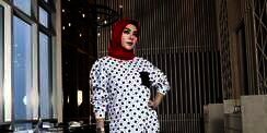 Dikira Mahal, Ternyata 'hanya' Segini Harga Topi Syahrini
