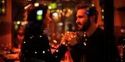30 Kata-Kata Puisi Paling Romantis, Bikin Pasangan Makin Sayang
