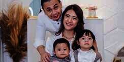 Trik Raditya Dika Ajarkan Anak Mencintai Hewan Peliharaan