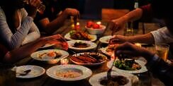 Sudah Vaksin, Amankah ke Mal dan Makan di Restoran?