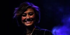 8 Potret Langka Agnez Mo Terlihat Aneh