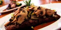 Sedapnya Steak Berlumur Saus Jamur, Bikin Sendiri di Rumah