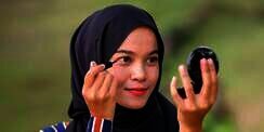 3 Gaya Eyeliner yang Bikin Mata Lebih Memikat Meski Pakai Masker