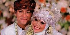 5 Artis yang Tampil Cantik dengan Mahkota Siger di Hari Pernikahan