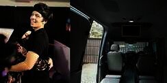 8 Foto Mewahnya Mobil Baru Aurel Hermansyah, Waw Ada Toiletnya
