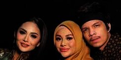 Ajak Makan Mie Ayam, KD Bawa Aurel dan Atta ke Kolong Rel Kereta