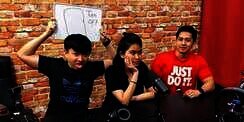 7 Potret Tya Produser Podcast Deddy Corbuzier, Pecinta Ular