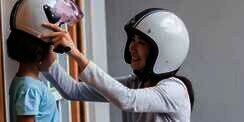 5 Hal Wajib Diperhatikan Saat Membonceng Anak, Jangan Abai ya Bunda