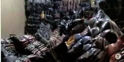 Tak Bisa Ditelepon, Satu Keluarga Ditemukan Meninggal Tertimbun Pakaian