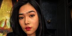 Pakai Jins Sobek, Outfit Isyana Sarasvati Ternyata Rp72 Juta