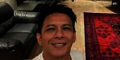 Ariel Noah Ungkap Hubungannya dengan Dina Lorenza
