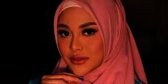 Dikira Ratusan Juta, Ternyata Segini Harga Jubah Mewah Aurel Hermansyah