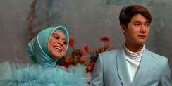 Sneakers Couple Leslar Curi Perhatian, Netizen Tak Suka Harganya