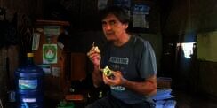 Bule Swiss Ini Pilih Tinggal di Pangandaran dan Jadi Penjual Ikan, Jago Bahasa Sunda
