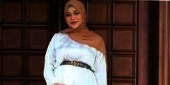 Aurel Hemansyah Tampil Cantik dengan Busana Putih Cokelat
