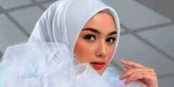 Inspirasi Outfit Anggun Citra Kirana Jelajahi Kebun Binatang di Bali