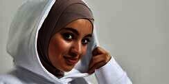 Musim Hujan, Saatnya Padu Padan Hoodie!