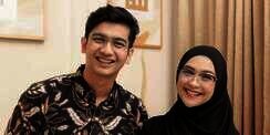 Banjir Pujian, Konsep Foto Prewedding Ria Ricis dan Teuku Ryan Tanpa Pegangan Tangan