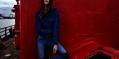 Gandeng Dr Denim, Samsung Bikin Desain Saku Jeans Khusus Buat Galaxy Z Flip3
