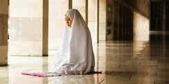 Bangun Tidur Melewatkan Waktu Subuh, Ini Niat Sholatnya