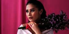 Tampil Beda dengan Gaya Gothic, OOTD Prilly Latuconsina Mencapai Puluhan Juta