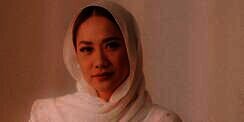 Ziarah ke Makam Suami, Bunga Citra Lestari: Happy Anniversary