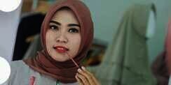 Tutorial Membuat Ombre Lips Agar Lebih Tahan Lama