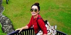 Mayangsari Pajang Foto Selfie, Warna Lipstik Jadi Omongan