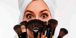 Kesalahan Pemakaian Makeup yang Bikin Jerawat Bermunculan