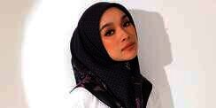 Pada Padan Hijab Oufit Seru ala Selebgram Malaysia Sofea