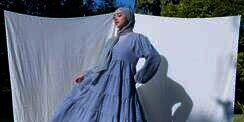 Pesona Dinan Fajrina, Istri Crazy Rich Bandung Doni Salmanan Bak Barbie Arab