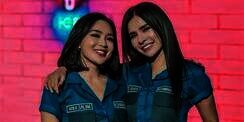 8 Potret Menawan Wika Salim & Maria Vania Pakai Baju Security, Dijuluki &lsquo;Duo Pemersatu Bangsa&rsquo;