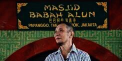 Bos Jalan Tol Jusuf Hamka Asik Santap Makanan di Warteg
