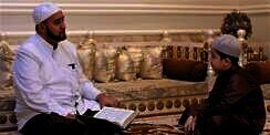 4 Potret Rumah Mewah Para Habib Terkenal, Milik Habib Syach Paling Megah Bak Istana!