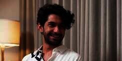 Reza Rahadian Ungkap Perasaan dan Rahasia Adegan Mesra dengan Anya Geraldine di Layangan Putus