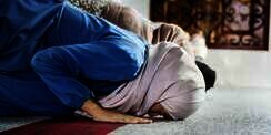 Tata Cara Sholat Lailatul Qadar Beserta Bacaan Niat dan Doanya
