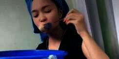 Anti-mainstream, Beli Bakso Pakai Ember Cucian