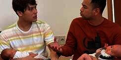 Duet Raffi Ahmad dan Rizky Billar Momong Anak, Hot Daddy!