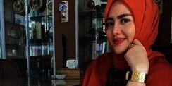 Kini Mantap Berhijab, 8 Potret Terbaru Ria Amelia Pelantun &lsquo;SMS&rsquo; Sukses Curi Perhatian!