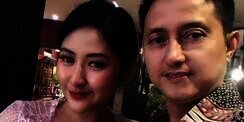 Momen Romantis Legenda Bulu Tangkis Ricky Subagja Bareng Istri Ketiga, Beda Usia 26 Tahun!