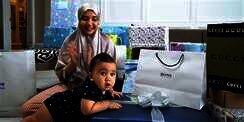 10 Potret Zaskia Sungkar Unboxing Kado Aqiqah, Pemberian Nagita Slavina Bikin Kegirangan!