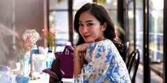 Malam-Malam Lemari Baju Dibongkar Suami, `Rahasia` Bunga Zainal Tersingkap