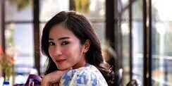 Cantik dan Tajir, Begini Sisi Lain Bunga Zainal yang Jarang Diketahui