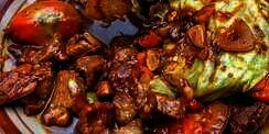 Atraksi Lempar Wajan Setelah Masak Tongseng Jadi Daya Tarik