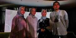 Digandeng Brand Lokal, Enno Lerian Luncurkan Koleksi Busana Muslim Kasual