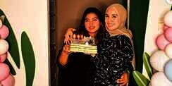 9 Potret Maysaroh Asisten Tya Ariestya, Dapat Gaji Tinggi Setara iPhone 13!