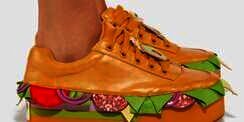 Brand Busana Asal Amerika Bikin Sneakers Sandwich, Desainnya Bikin Lapar!