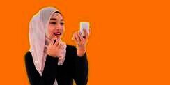 Cegah Bibir Pecah-Pecah Saat Mengaplikasikan Lipstik dengan Cara Ini