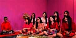 Viral Pria Punya 8 Istri Cantik yang Tinggal Serumah, Blak-blakan Soal Ranjang, Lihat Potretnya!